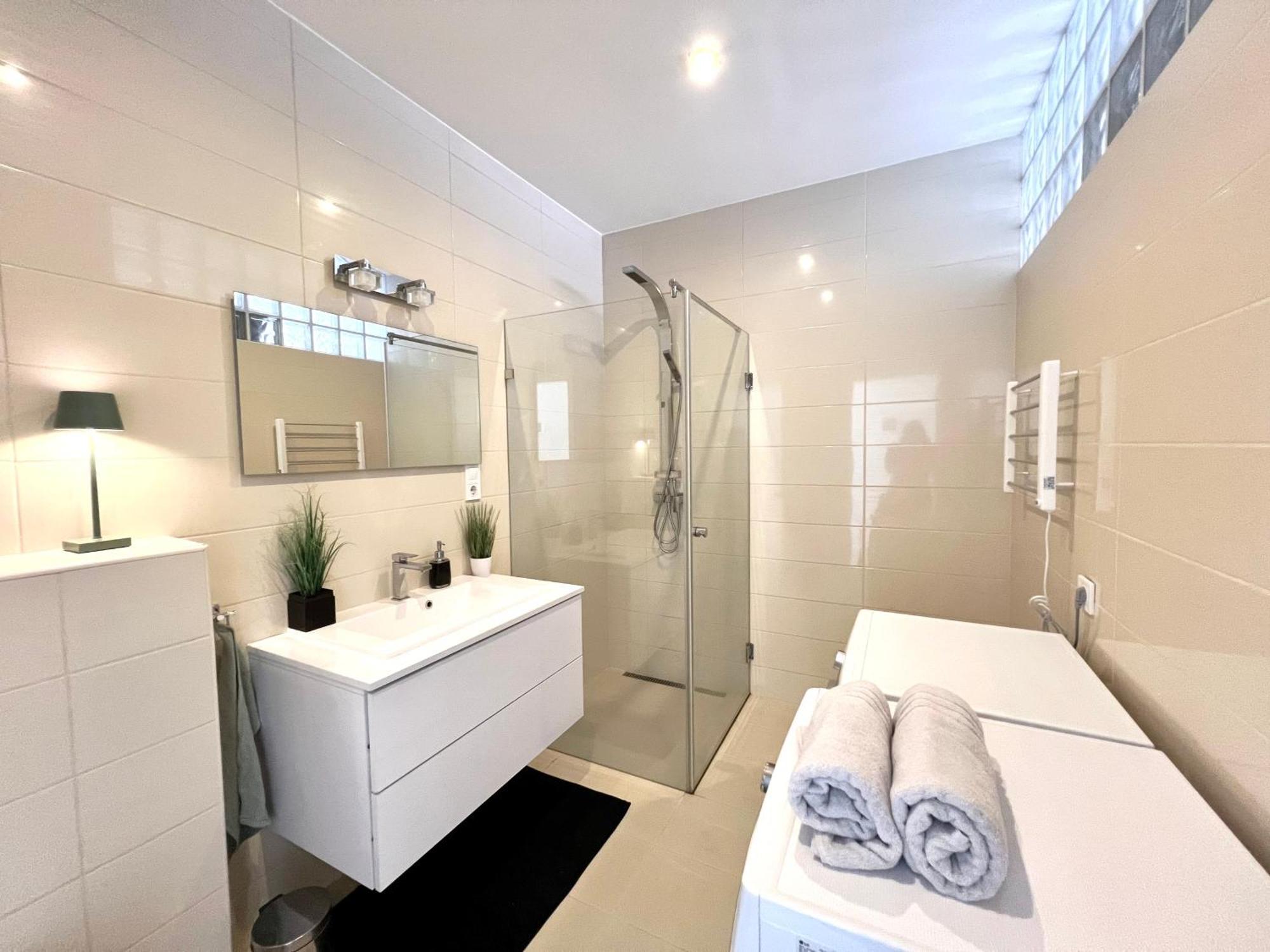 Lena Apartman Budapest City Center Buitenkant foto