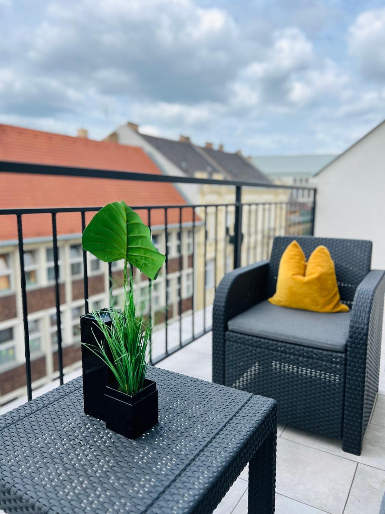 Lena Apartman Budapest City Center Buitenkant foto